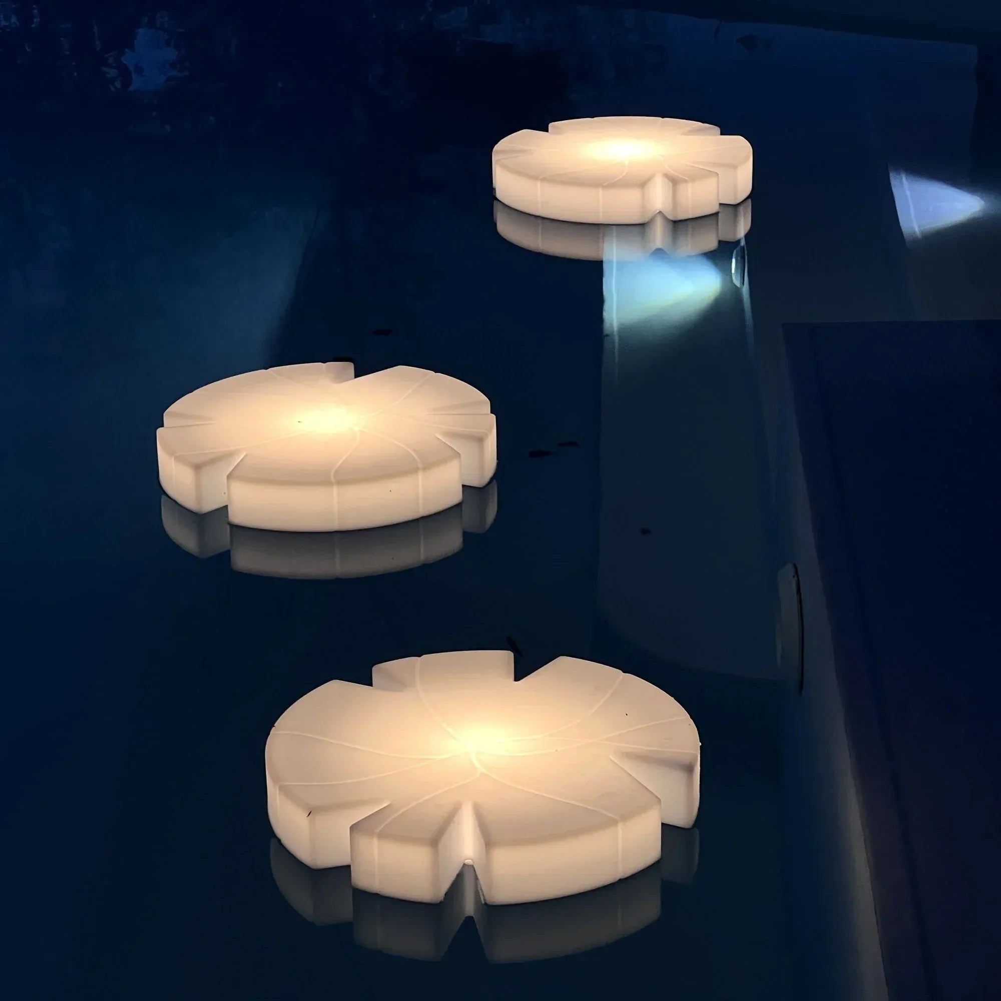 Fiore di Loto - with light - Serralunga