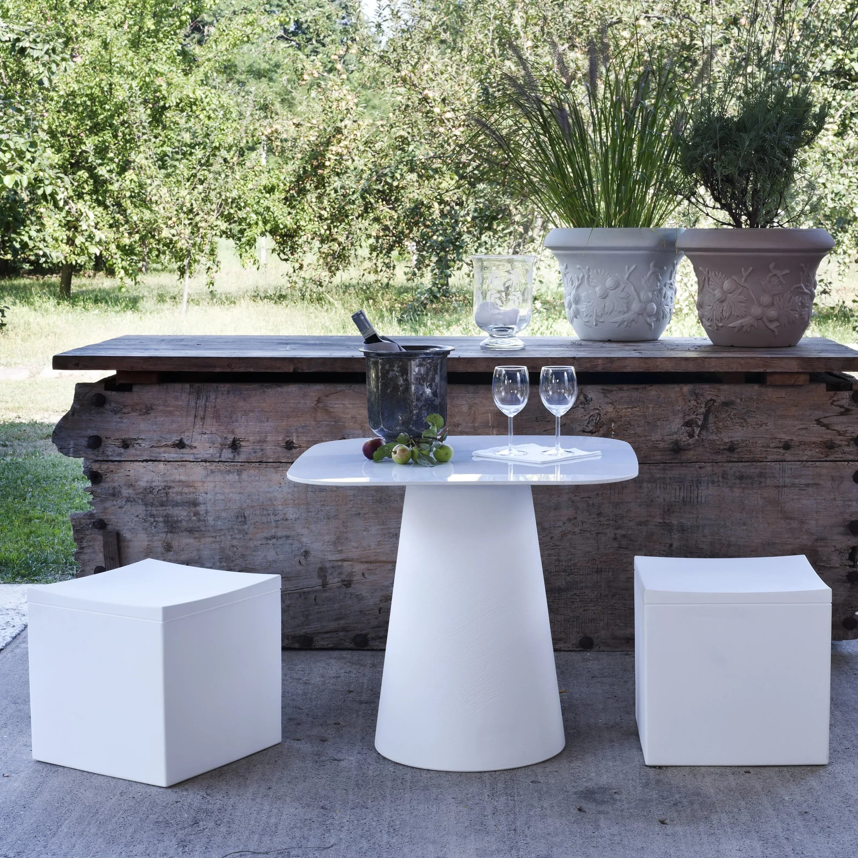 Lounge Cube Stool - Serralunga