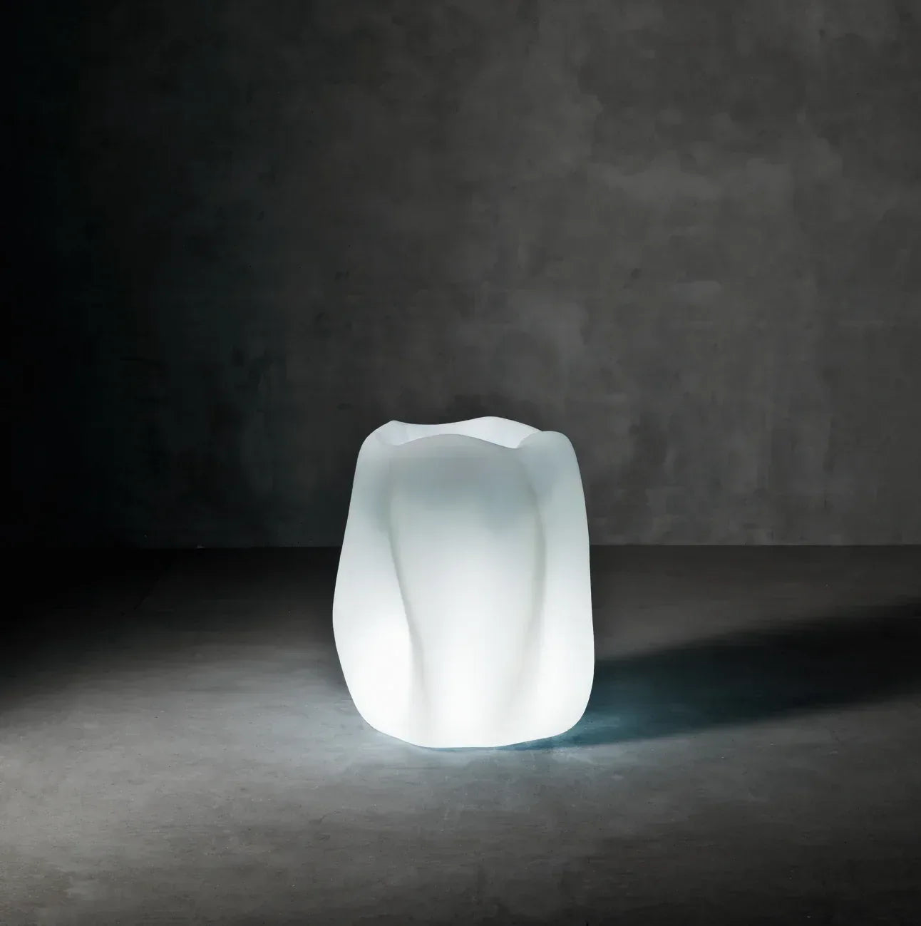 New Wave Planter with Light - Serralunga
