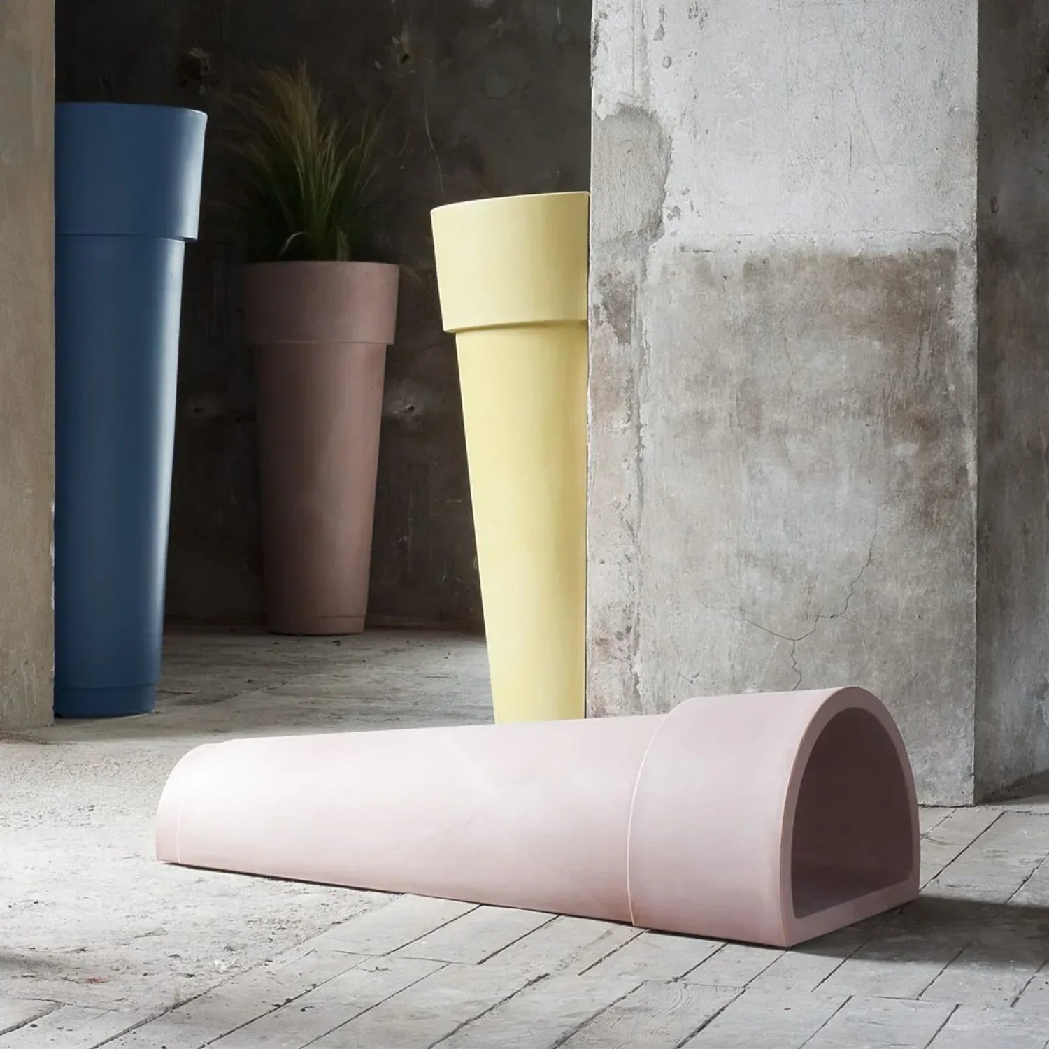 Marcantonio Au Mur Planter - Serralunga