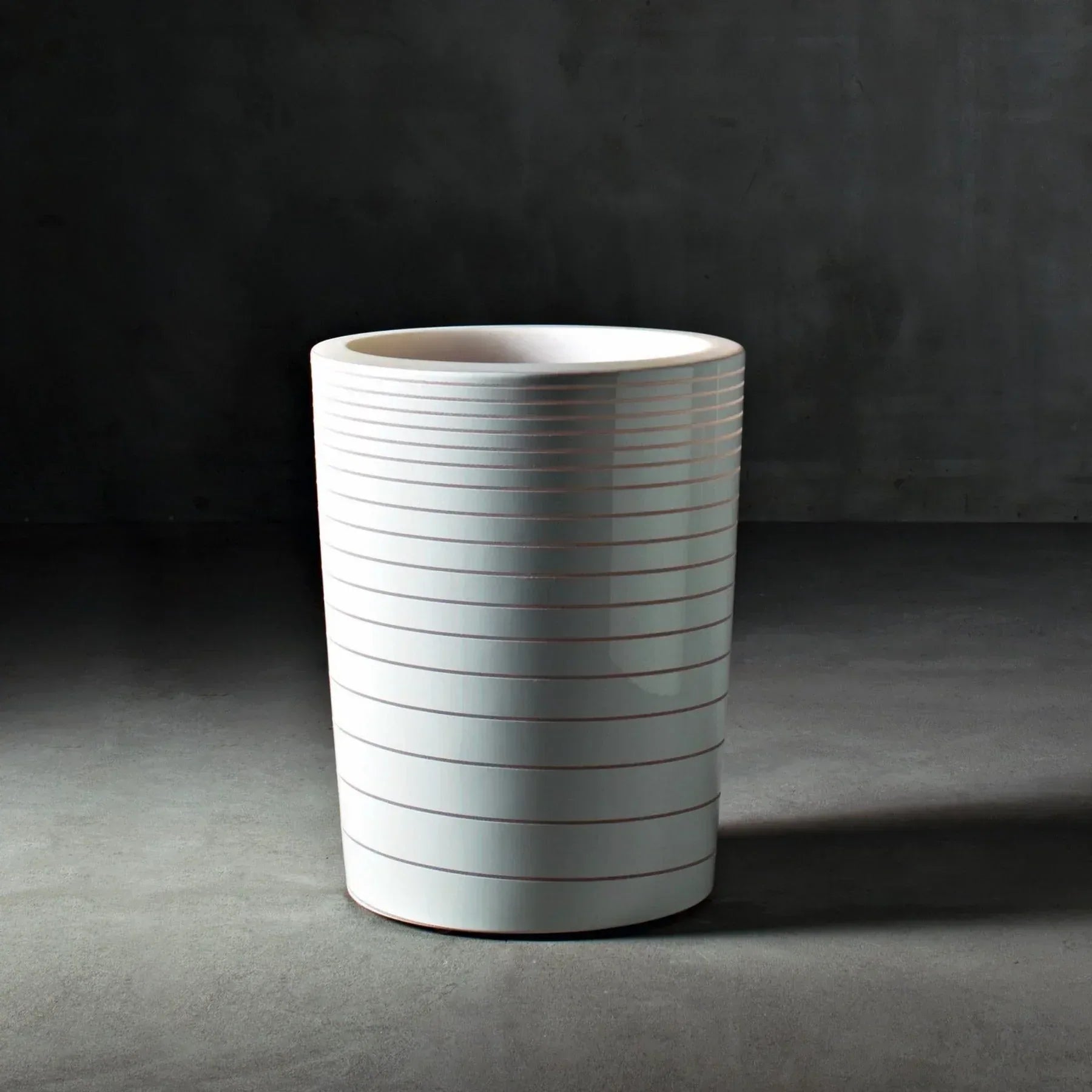 Grand Jane Planter - Serralunga